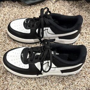 Nike Kids Black and White Sneakers